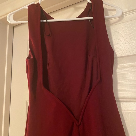 Lulu’s dress with unique back - Picture 3 of 3